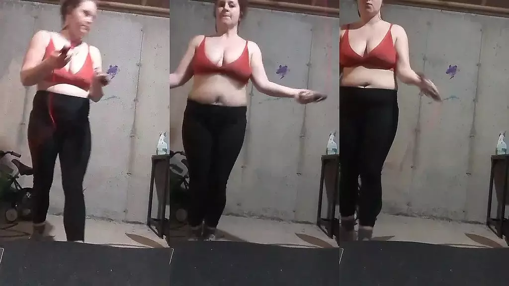 jump rope makes my titts bounce
