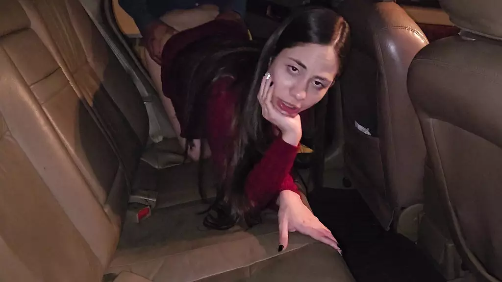 prostitute gives me a very delicious service in my car