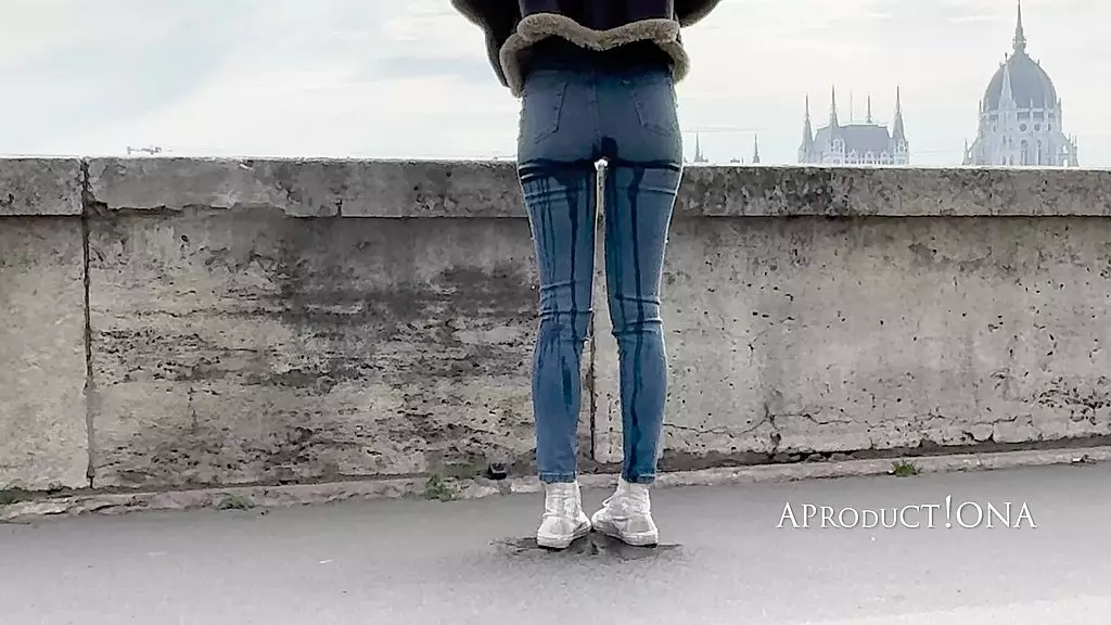 wetting her jeans on the streets of budapest