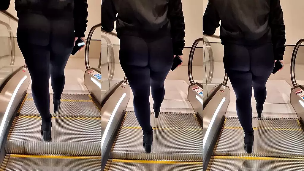 big ass in tight leggings in shopping mall