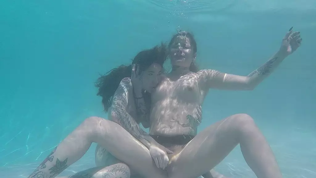 underwater lesbians 2 - vanessa vega & charlotte sartre swimming girl girl pussy eating finger fucking wet look