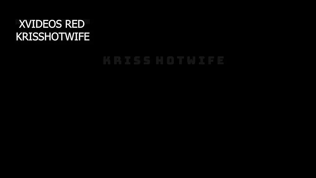 kriss hotwife cavalgando gostoso na piroca do macho em frente a webcam