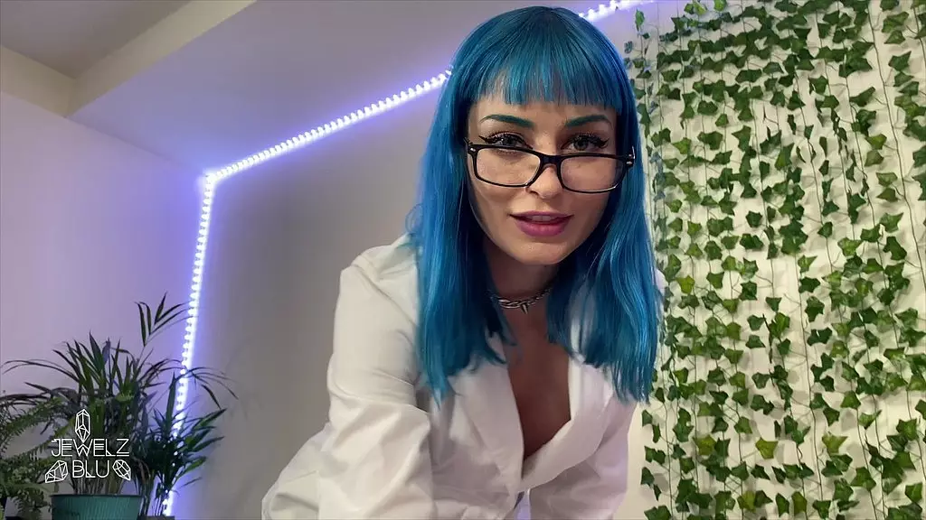 dr. jewelz needs to service your cock (with a creampie)