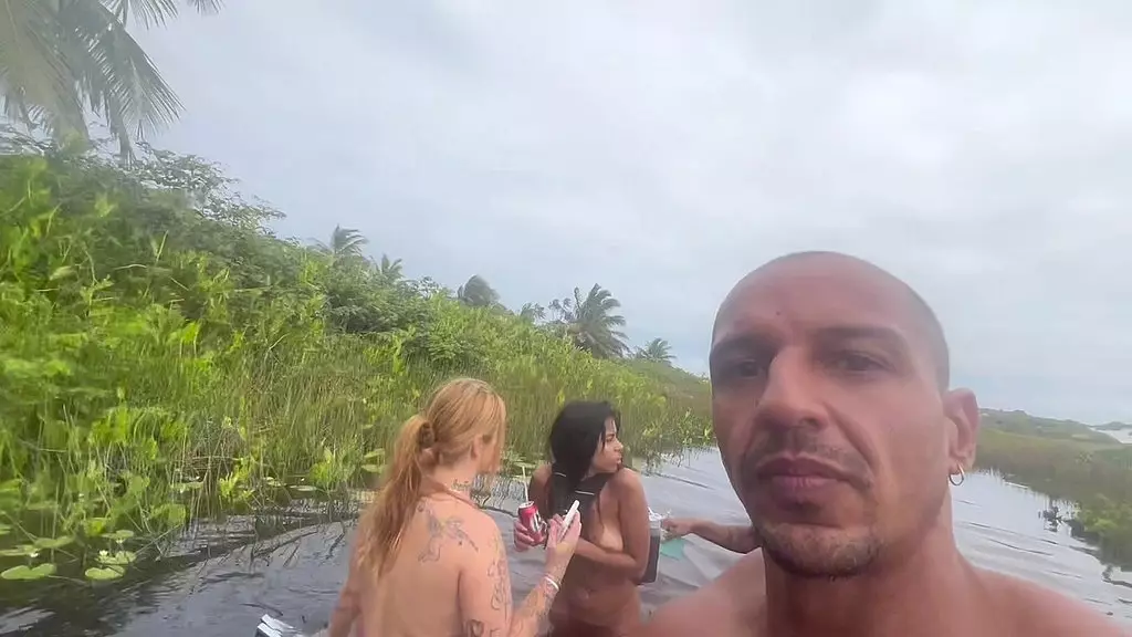 fui conhecer um mangue de nudismo na bahia e olha oq aconteceu por la