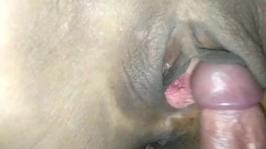 Lick the clitoris and fuck the white student girl's pussy