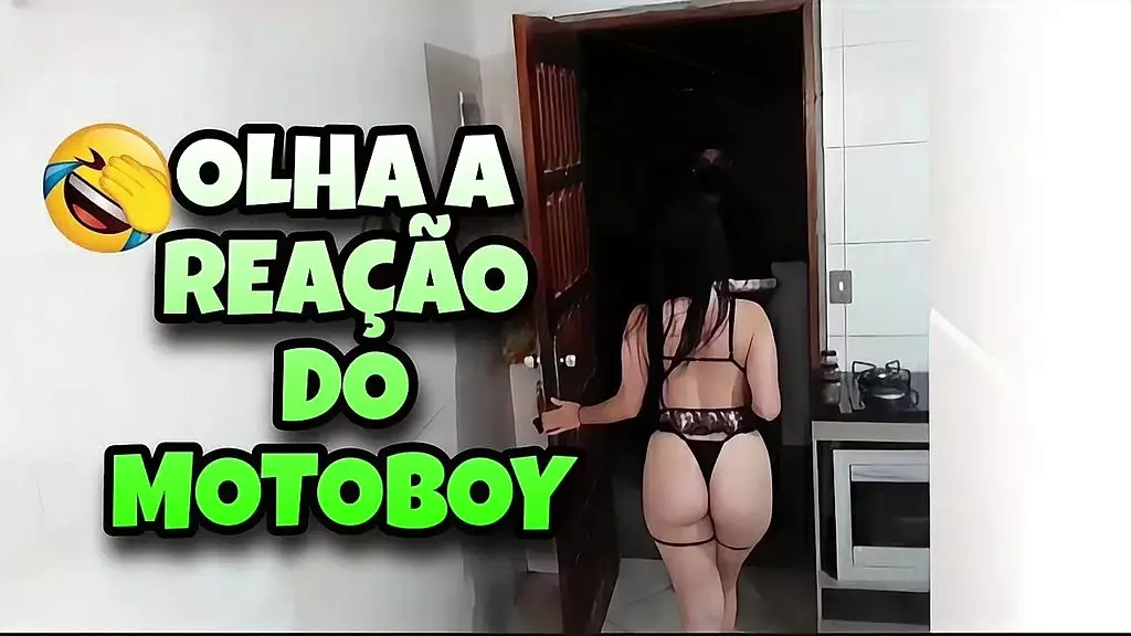 eu atendi o motoboy de lingerie - olha a reacao dele