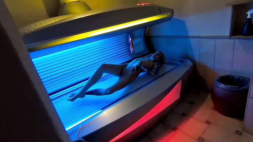 geile bitch im solarium ao gefickt