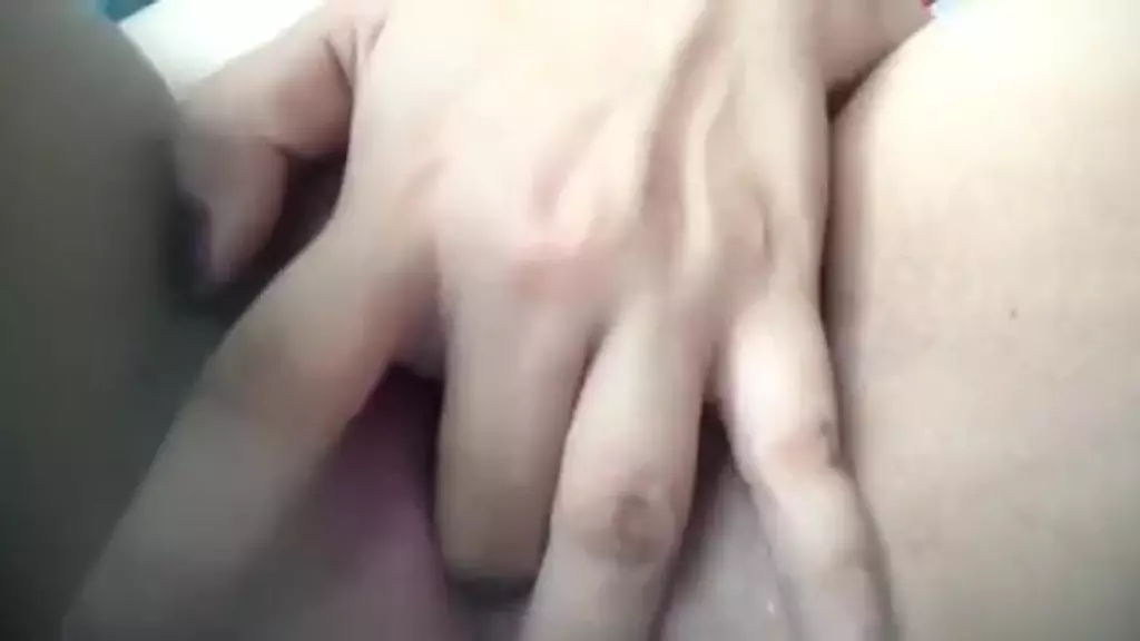 fingering tight pink sri lankan pussy