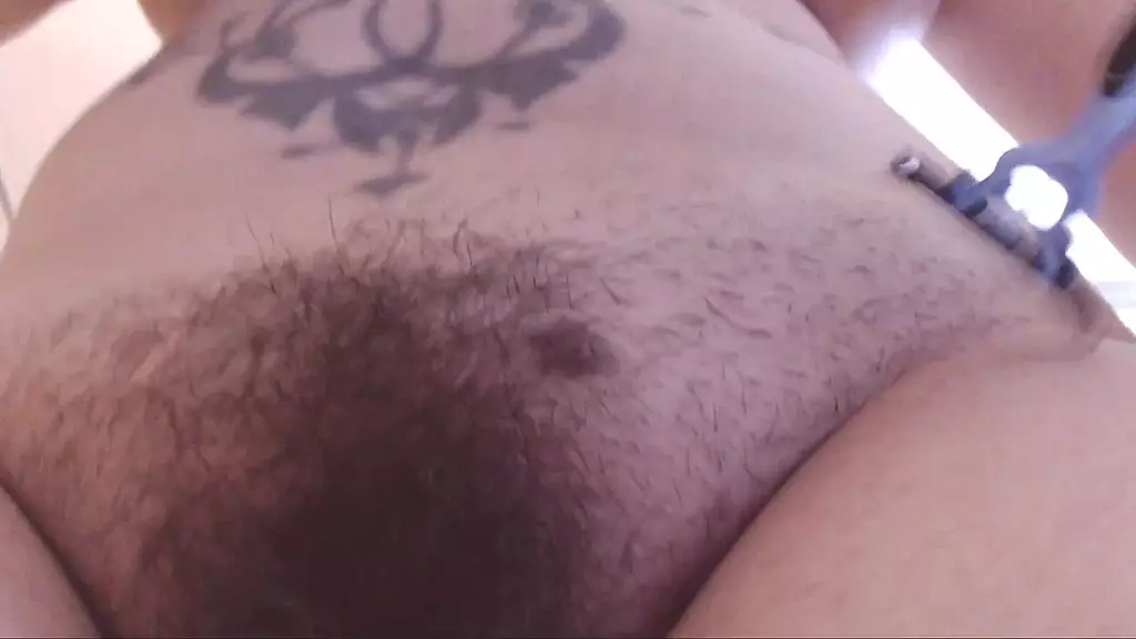 big hairy pussy to shave