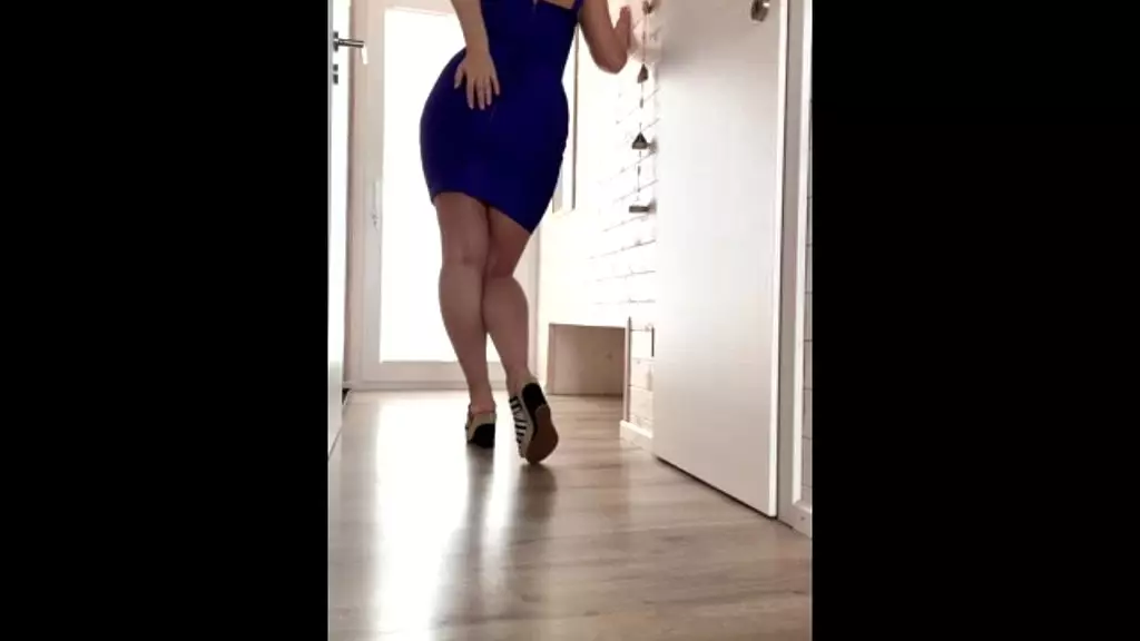 sunny in tight bodycon and wedges