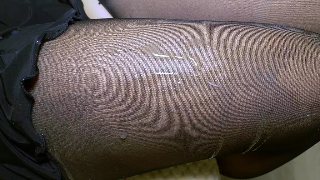 cumshot on legs in pantyhose