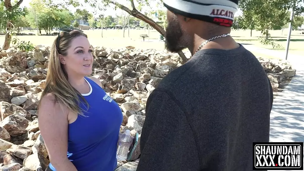 shaundam stuck out on the streets and hot ass hollywood needs a handyman