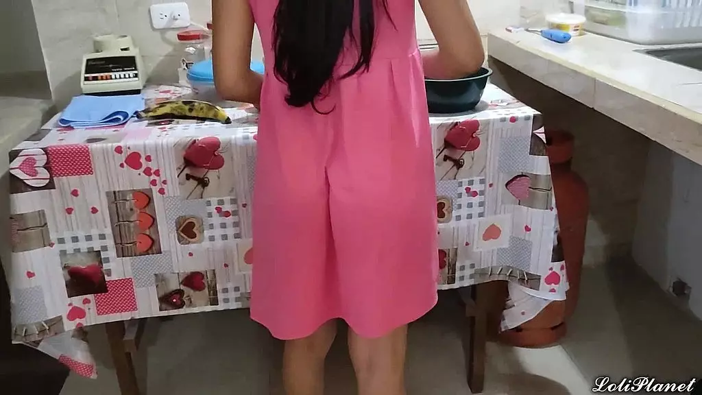 spying on my step sister cooking dressed in pink i fuck her when we are alone at home