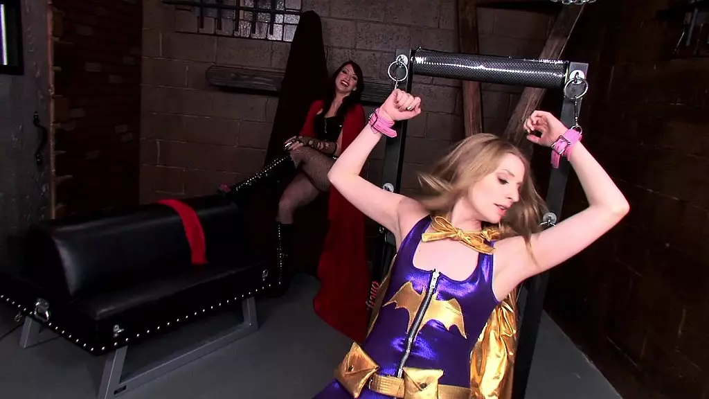 cosplayers nikki hunter and ela darling play in the dungeon