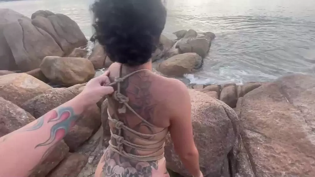 shibari na praia