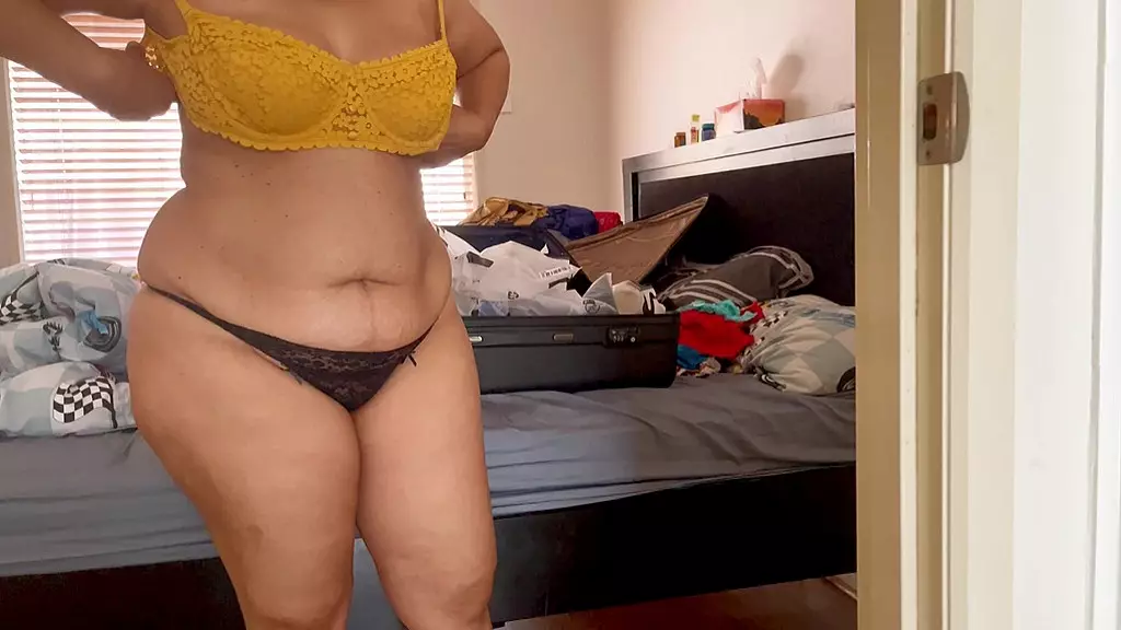 hira indian beauty - bra change - topless bra change - big milky boobs
