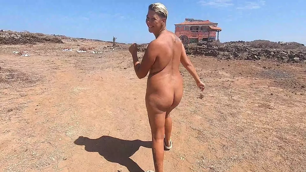 quick cum in mouth while we were walking absolutely naked under the blue sky