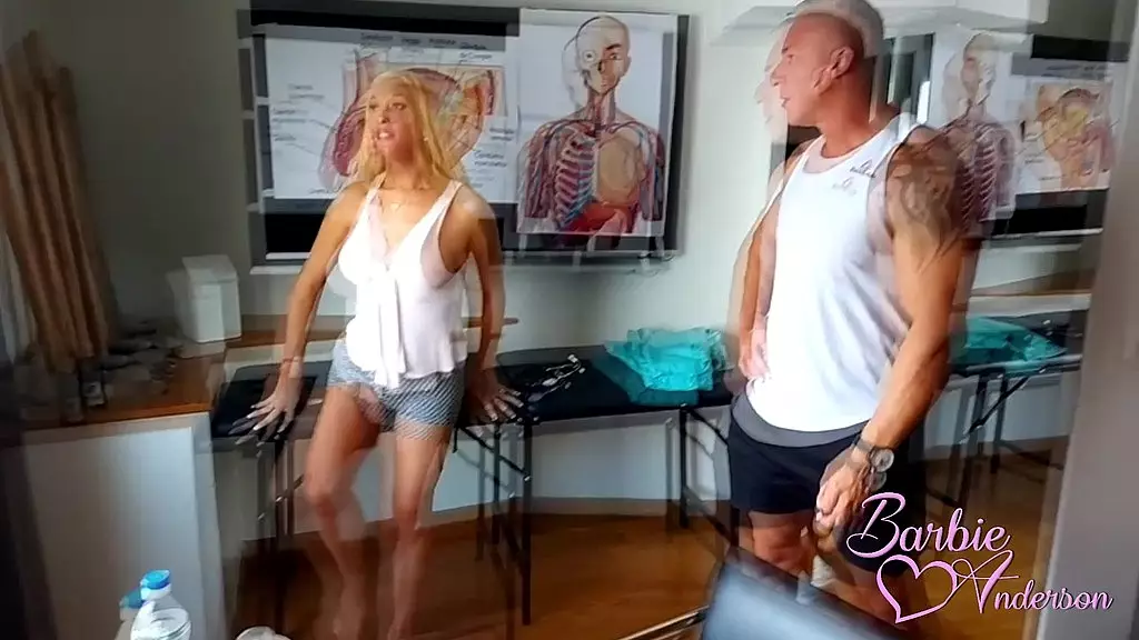 barbie anderson visita al doctor chafa (escena completa) trans argentina
