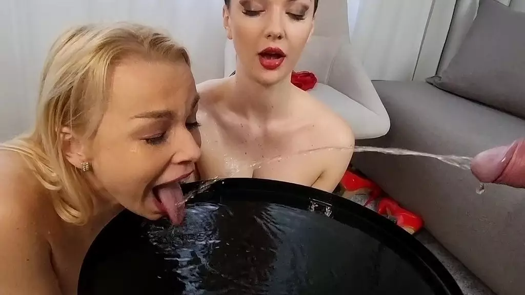 [wet] crazy wet games rebecca sharon & lady gang, bgg, piss in mouth & ass, anal speculum exploration