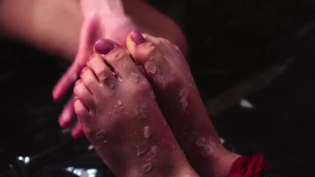 lesbian feet wax play