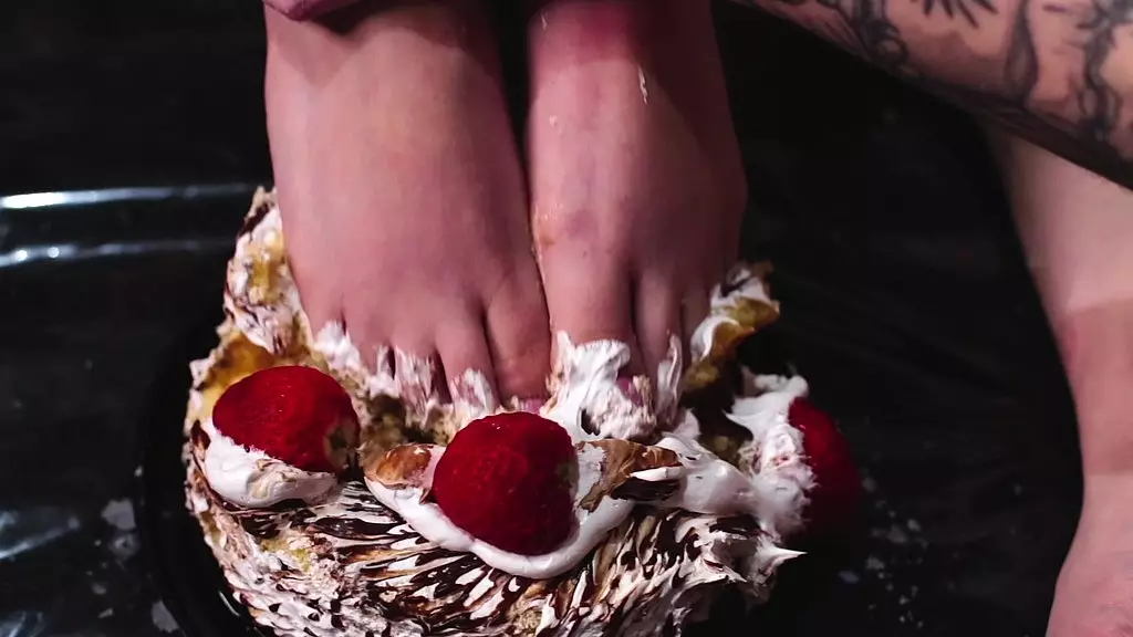 feet crushing cake - worship my dirty feet