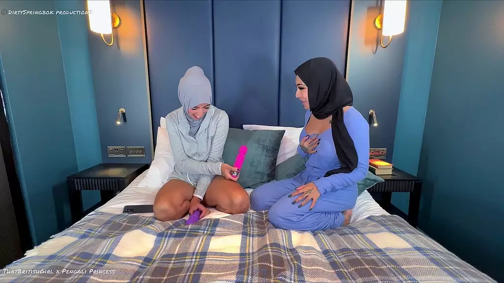 yasmina and aaliyah have a naughty sleepover